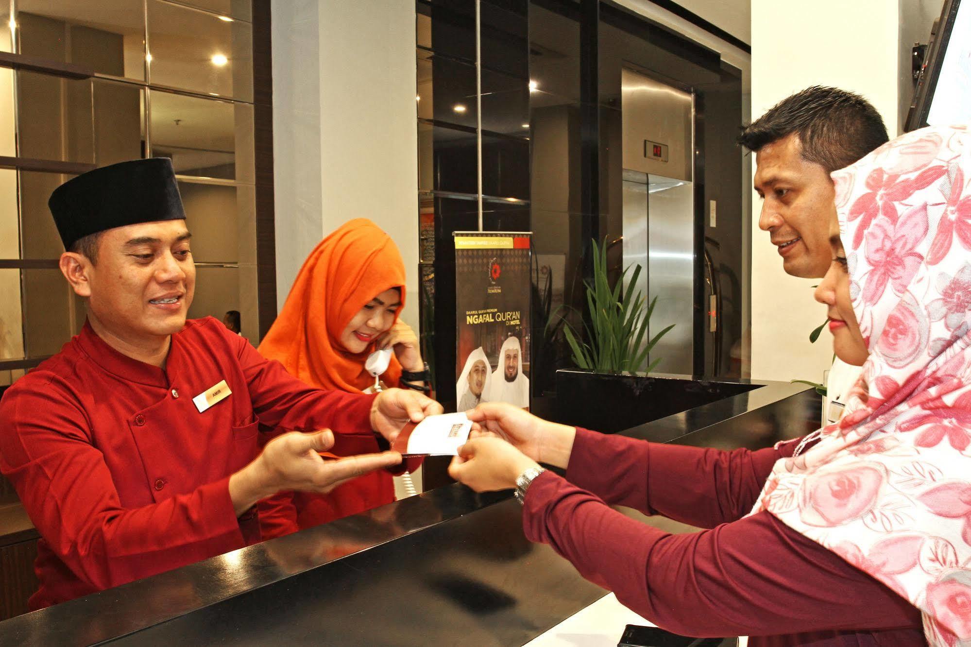 Djuragan Kamar Siti Hotel タンゲラン エクステリア 写真